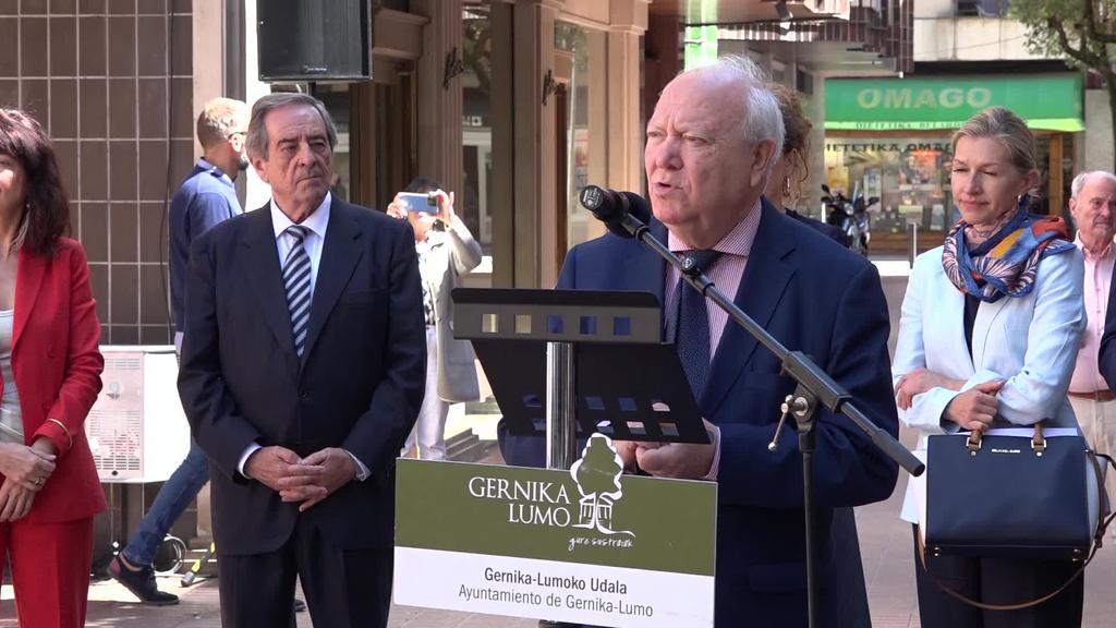 Gernikako bonbardaketaren 88.urterurrena:  George Steer kazetariari omenaldia