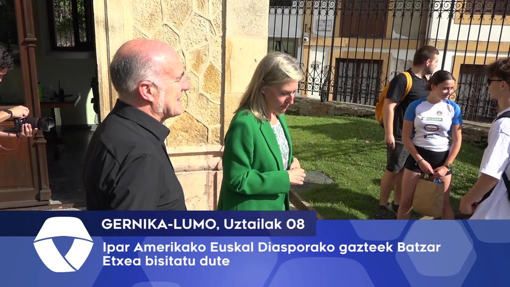 Ipar Amerikako Euskal diasporako gezteek Batzar Etxea ezagutu dute