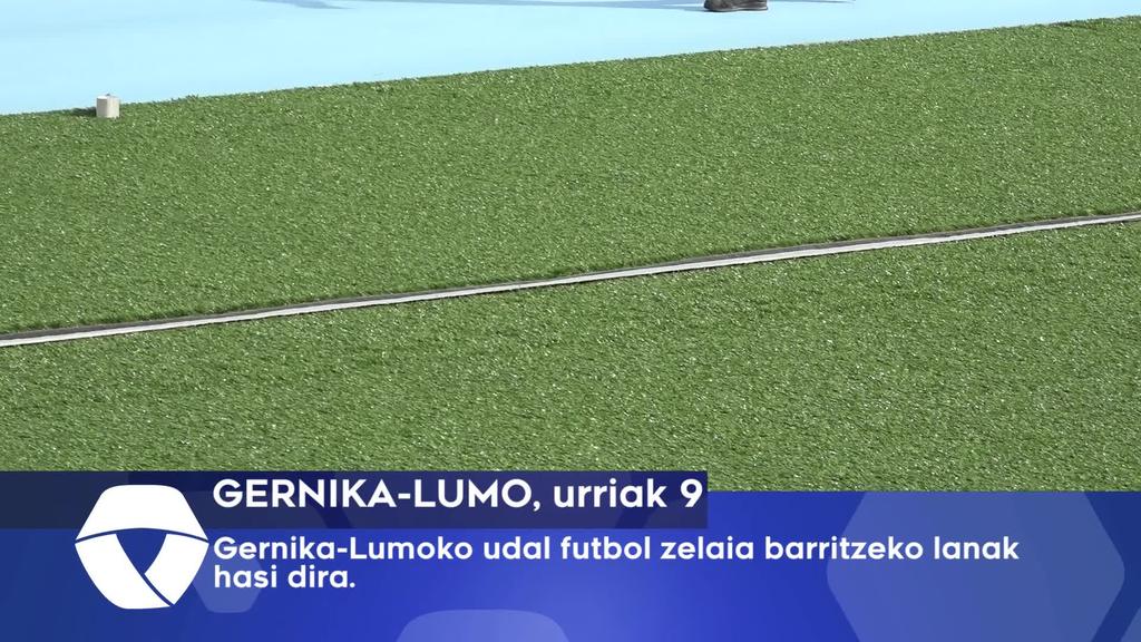 Gernika-Lumoko udal futbol zelaia barritzeko lanak hasi dira.