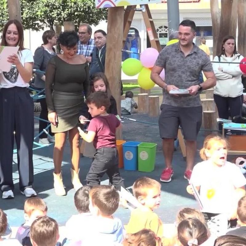 Gernika-Lumoko udal futbol zelaia barritzeko lanak hasi dira.