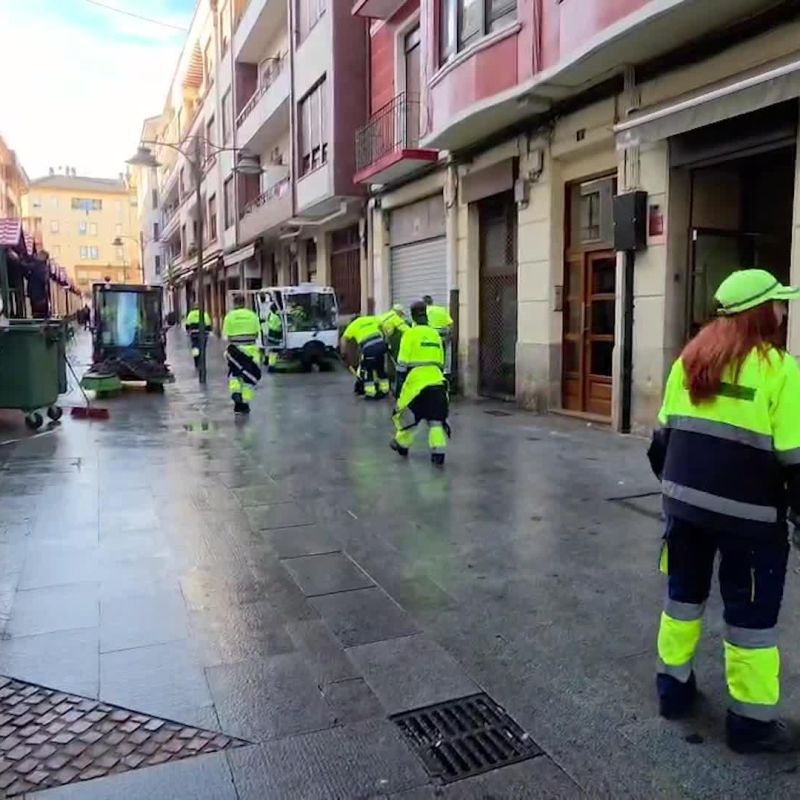 Gernika-Lumoko udal futbol zelaia barritzeko lanak hasi dira.