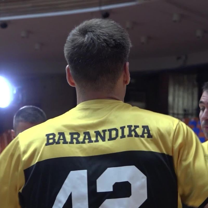 Gernika-Lumoko udal futbol zelaia barritzeko lanak hasi dira.